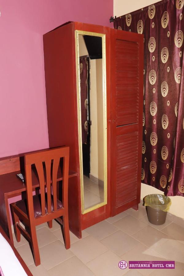 Yaoundé Britannia Hotel Cmr מראה חיצוני תמונה
