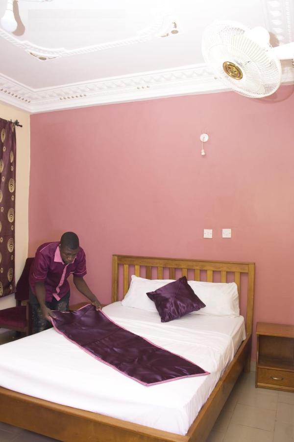 Yaoundé Britannia Hotel Cmr מראה חיצוני תמונה