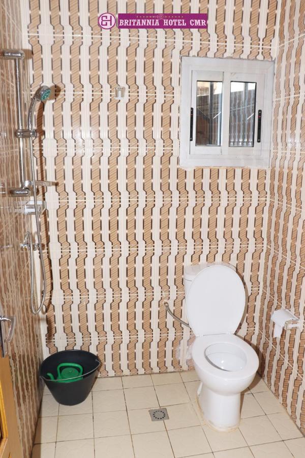 Yaoundé Britannia Hotel Cmr מראה חיצוני תמונה