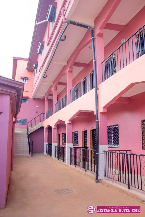 Yaoundé Britannia Hotel Cmr מראה חיצוני תמונה