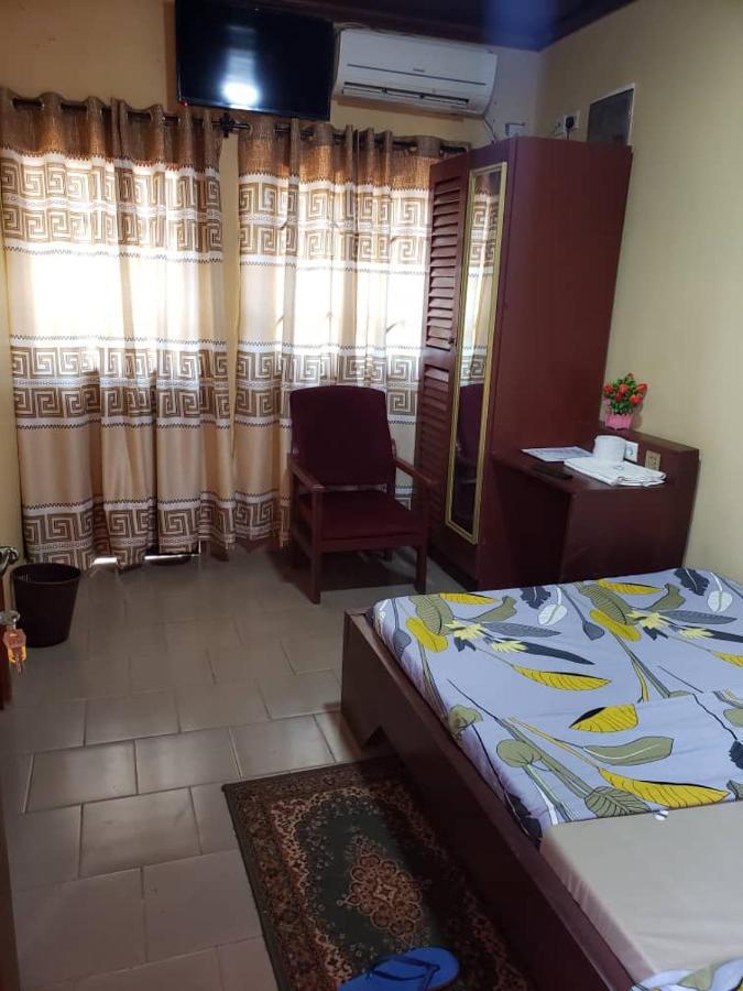 Yaoundé Britannia Hotel Cmr מראה חיצוני תמונה