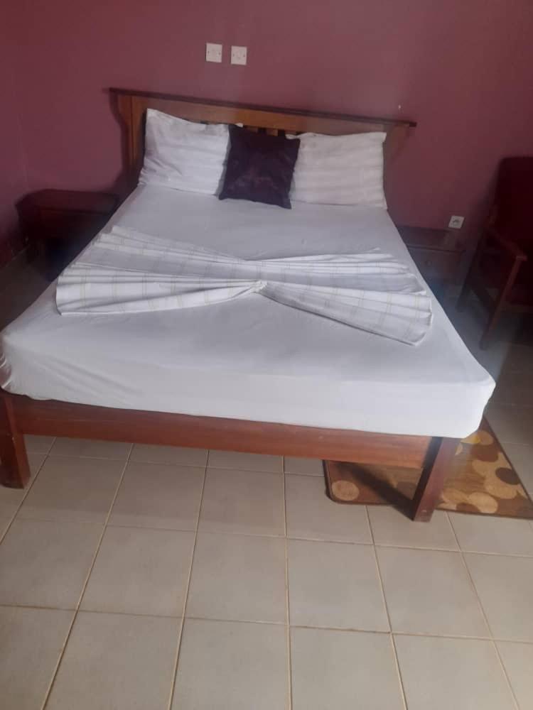 Yaoundé Britannia Hotel Cmr מראה חיצוני תמונה
