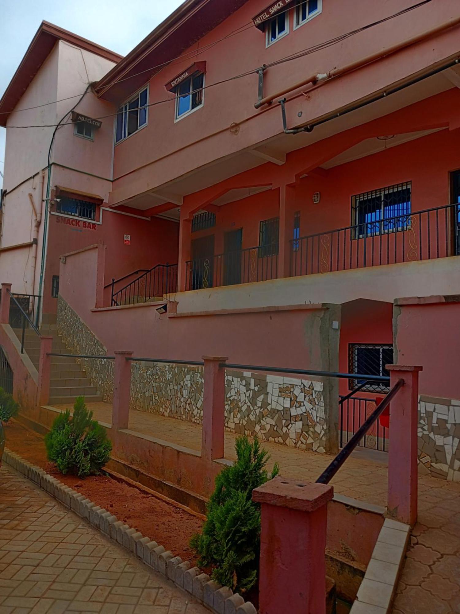 Yaoundé Britannia Hotel Cmr מראה חיצוני תמונה
